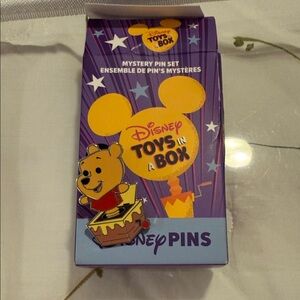 Disney Toys in a Box Mystery Pin - Winnie the Pooh